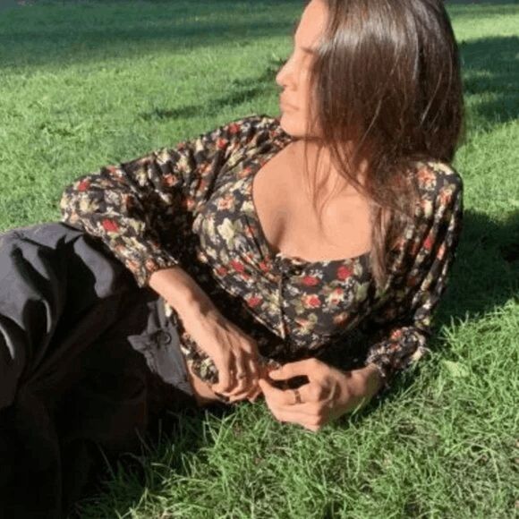 Urban Outfitters Smocked Floral Long Sleeve Blouse Black Womens Size Large - Picture 3 of 9